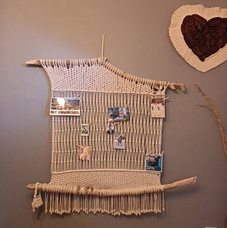 Cadre Pêle-Mêle en Bois Flottés et Macramé, Inclus Pochette avec 10 Épingles/ Support Photos & Messa