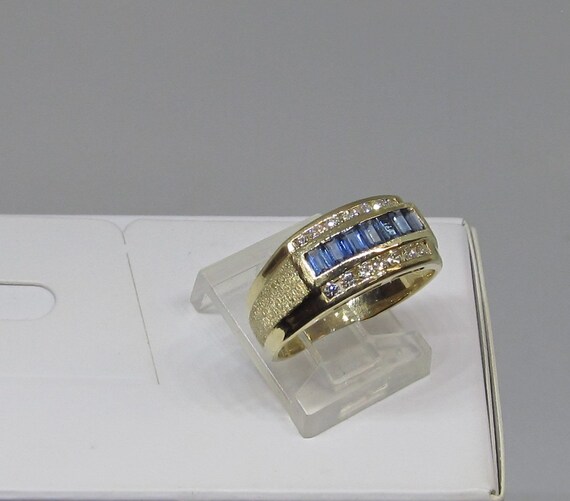 Sapphire and Diamond Ring/Band 14Kt Yellow Gold (… - image 3
