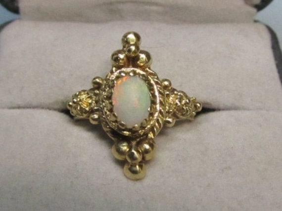 Sailing to Byzantium Retro Vintage Opal Ring (E)