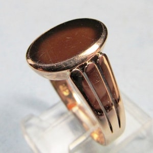 Antique Pink Gold and Carnelian Unisex Openwork Ring (E)