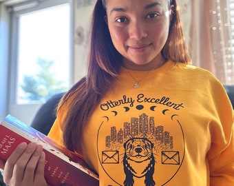 Crescent City Postal Service Sweatshirt, House of Earth and Blood, Crescent city otter, Sarah J Maas, Crescent City, Lunathion otter postal