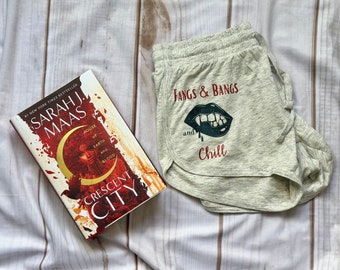 Lizenzierte Fangs And Bangs Crescent City Shorts, SJM Merch, Maas Merch, Bryce Quinlan, Hunt Athalar, Lehabah, Starborn, Lunathion, Lehabah