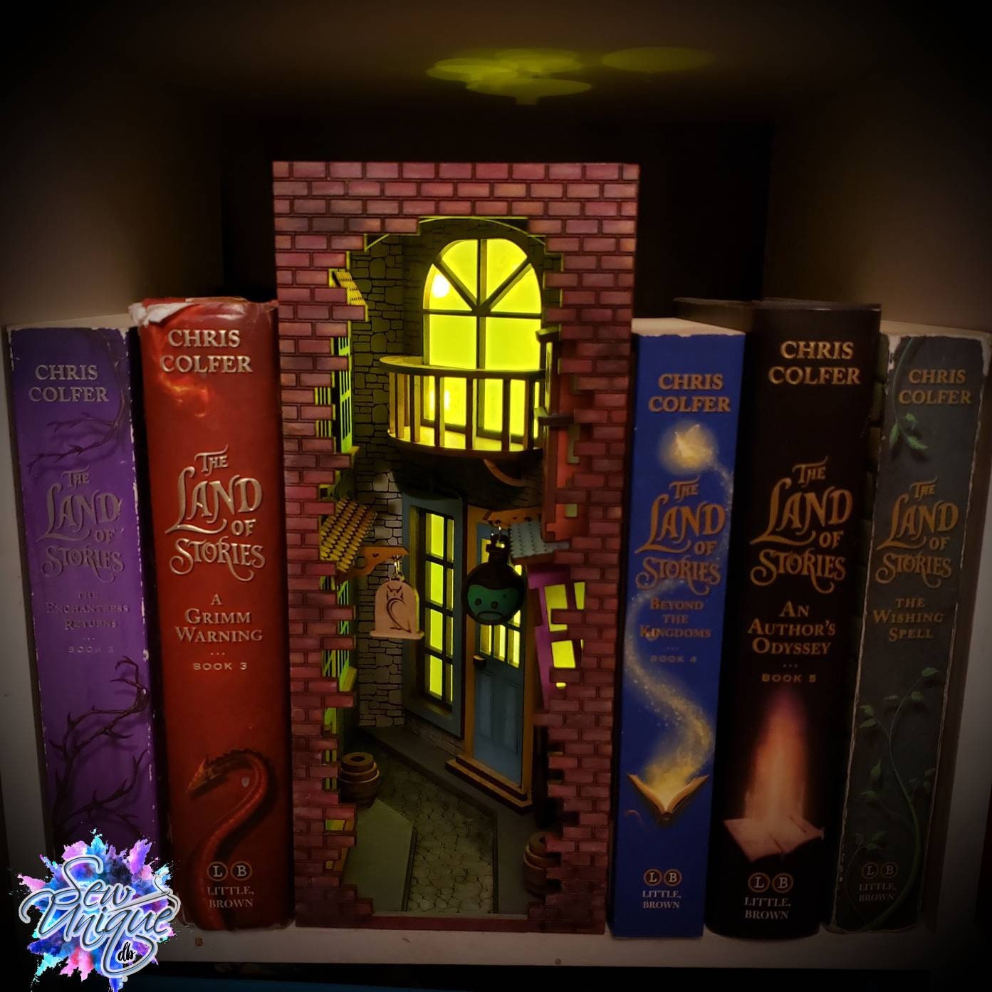 Cluease DIY Book Nook Kit (Hogwarts Room)