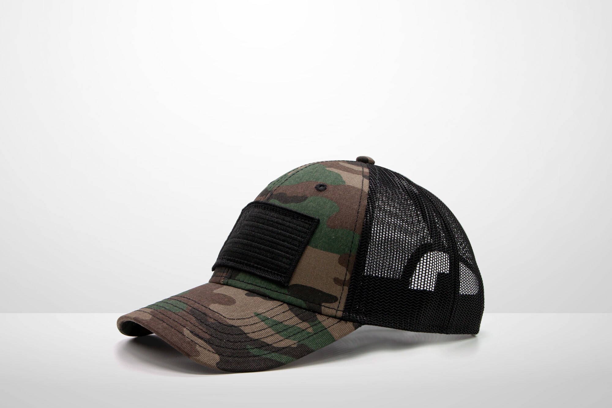 Cappellino da camionista ricamato California Republic: snapback in twill di cotone chino - Italia