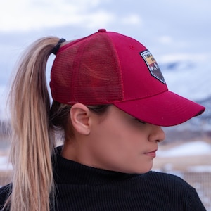 DATI Ponytail Hat High Messy Bun Womens Trucker Baseball Visor Dad Cap Low Profile PonyCap 