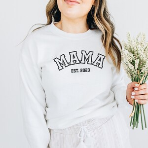 Moletom Mama est, gola redonda mamãe, moletom para mamãe, presente para nova mamãe, presente de dia das mães, camisa mom life, suéter mamãe, moletom mamãe