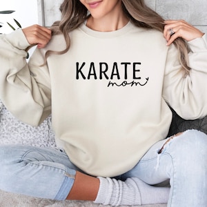 Moletom de karatê para mãe, camiseta de karatê para mãe, presente de karatê, moletons para mãe, moletom de karatê, camiseta de karatê, suéter de karatê, moletom de gola redonda