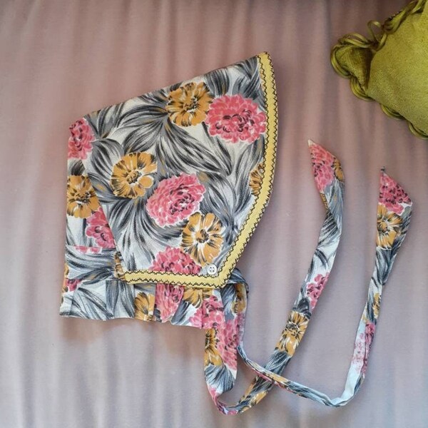 Vintage 70s Floral Handmade Bonnet
