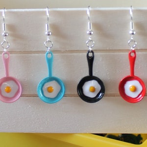 Frying pan with egg earrings