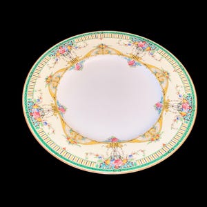 Royal Worcester Wentworth Dinner Plate 10-1/4” Vintage China