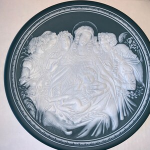 Villeroy & Boch Mettlach Christmas Plate, 1979;  Weibnachten; Mother with Child, Mutter mit kind—Limited Ed.—Numbered