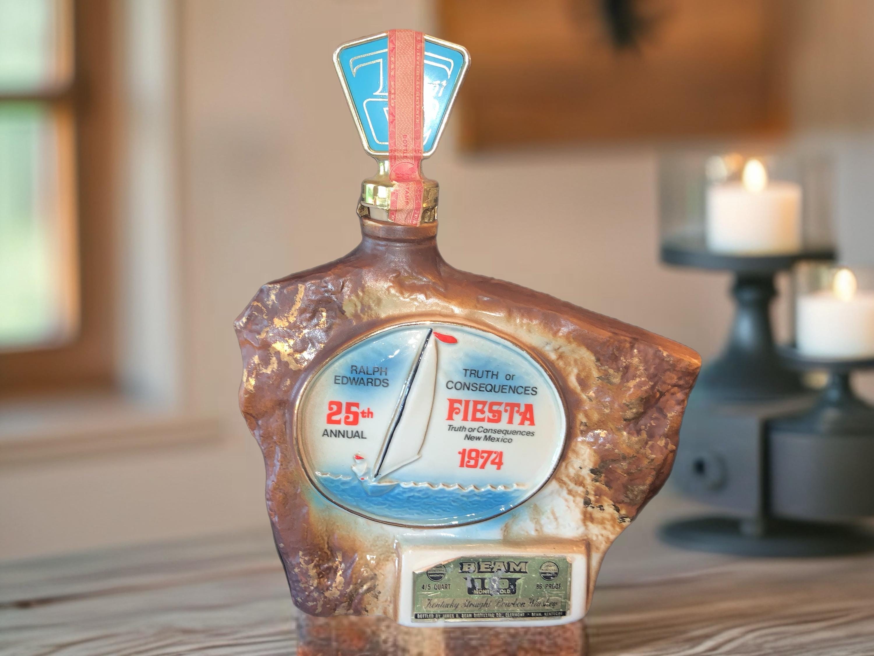 未開封JIM BEAM バーボンウイスキー　ジムビーム　1974 デザインボトル 未開封JIM BEAM バーボンウイスキージムビーム1974 デザインボトル