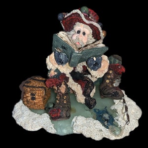 Boyd’s Bears Santa & Friends Nick on Ice Boyd’s Figurine Retired Hand Painted Resin w/ Box