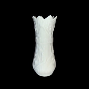 Belleek Irish Porcelain Lily of the Valley Spill Vase 3rd Green Mark 1965 to 1980 Vintage 6-1/2” Tall