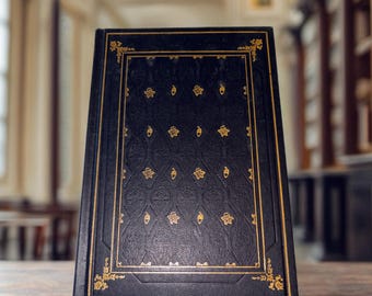O Chamado da Selva e O Lobo do Mar, de Jack London - Edição Internacional de Colecionador, Livro Vintage em Couro Sintético com Detalhes em Dourado