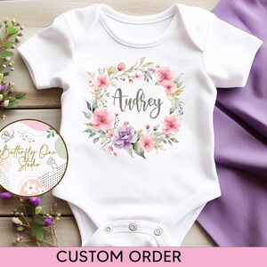 Png, download digital do nome da letra floral, design de body para bebê Png, pedido personalizado, personalizado, nome floral para meninas. Arquivo Digital, Sublimação