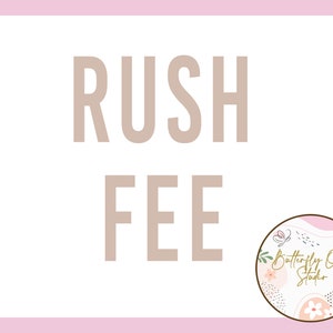 Könnte beinhalten: Weißer Hintergrund mit dem Text "RUSH FEE" in brauner Schrift. Ein rosa und grüner Kreis mit einem Schmetterlingsdesign und dem Text "Butterfly One Studio" in goldener Schrift.