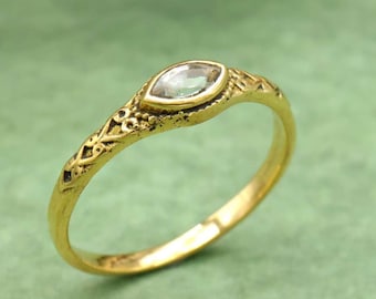 Minimal Gold Gemstone Ring, Dainty Clear Stone Ring, Vintage Inspired Gold Band, Handmade Thin Ring, Elegant Everyday Jewelry Gift