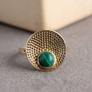 Bague en malachite, bague en plaqué or 18 carats, bague délicate en or, bijoux en malachite, bague pour femme, bague délicate en or, bague bohème, bague Hanmdade.