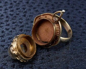 Poison Box Ring Gift, Natural Moonstone Agate Ring,Gold Plated Handmade Ring, Openable Poison Ring, Poison Ring, Gemstone Ring,Pill Box ring