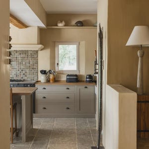 3D-planning | Op maat gemaakte landelijke keuken 'Mazarin' van echt hout in Franse stijl – individueel, tijdloos | La Petite Chaux®