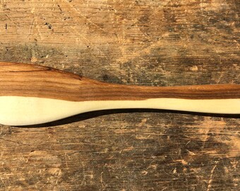 Butterknife, handmade from rowan. Smörknivar rönn trä.