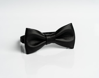 Black Bow Tie from Finnish Deer Leather Solid Minimal Formal Pre Tied Bow with Elastic Luxury Elegant Tuxedo Banquet Wedding Bow Tie