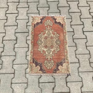 小さなトルコ絨毯、ウシャク絨毯、小さなヴィンテージ絨毯、トルコ絨毯、小さなウシャク絨毯、ヴィンテージ絨毯、小さなランナー絨毯、ドアマット絨毯、バスマット絨毯、1.5x2.5 フィート