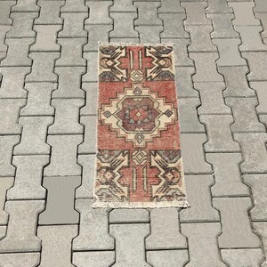 小さなトルコ絨毯、小さなウシャク絨毯、小さなヴィンテージ絨毯、手作りの小さな絨毯、トルコのヴィンテージ絨毯、ヴィンテージトルコ絨毯、ドアマット絨毯、バスマット絨毯、