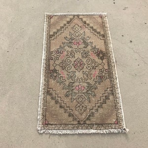 3 x 1’7 Oushak Small Rug,Vintage Wool Rug,Door Mat rug, Small Rug For Kitchen,Turkish Small Rug,Home Living Small Rug,Home Decor Mat Rug,