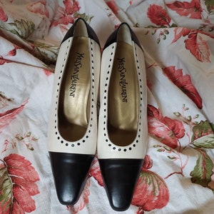 Vintage Yves Saint Laurent Classic two-tone black and white high heel Shoes / size IT 37 1/2