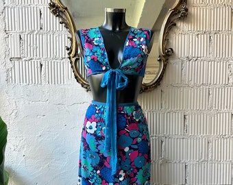 Vintage 1970s two piece blue cotton floral print two piece skirt set