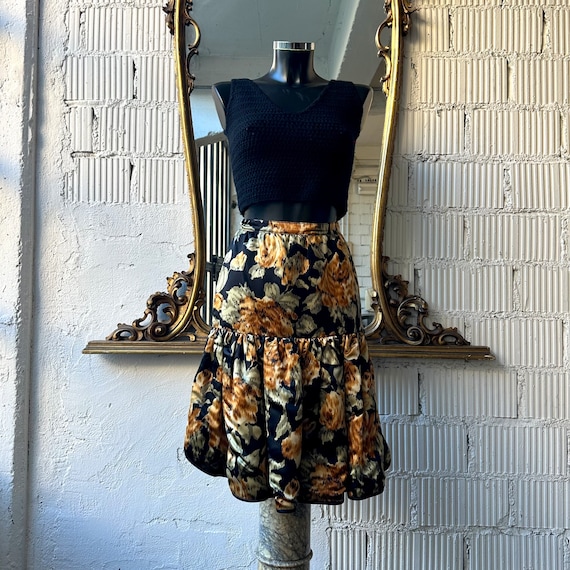 Vintage 1980s Valentino black knee length silk satin skirt in