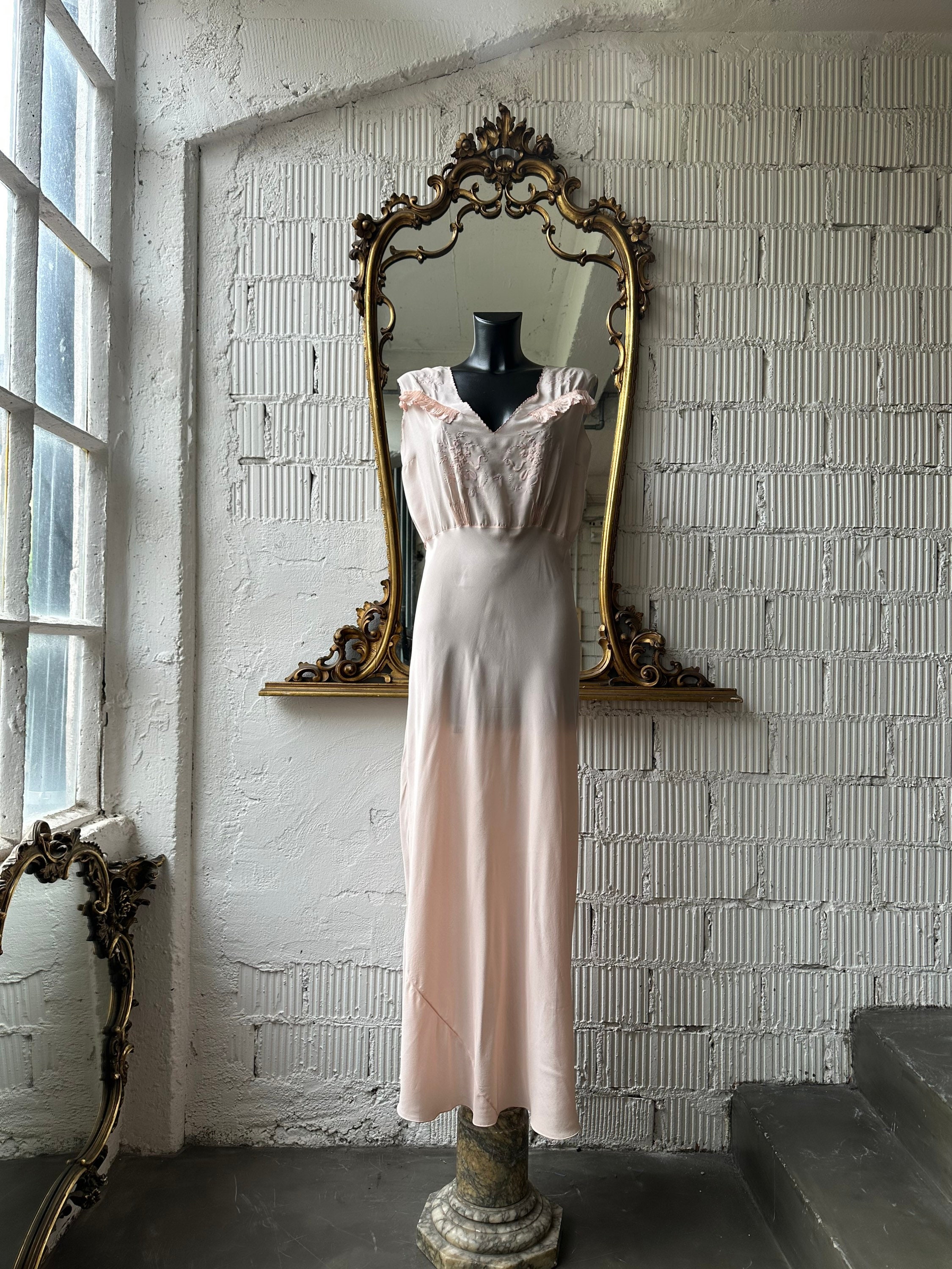 OfficineLiVolsi Gorgeous Vintage 1930s Blush Pink Silk Slip Dress
