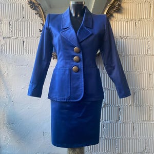 Yves Saint Laurent 90er Anzug – Zeitlose Eleganz in Royalblau