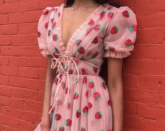 Deluxe doll goth strawberry dress Clearance