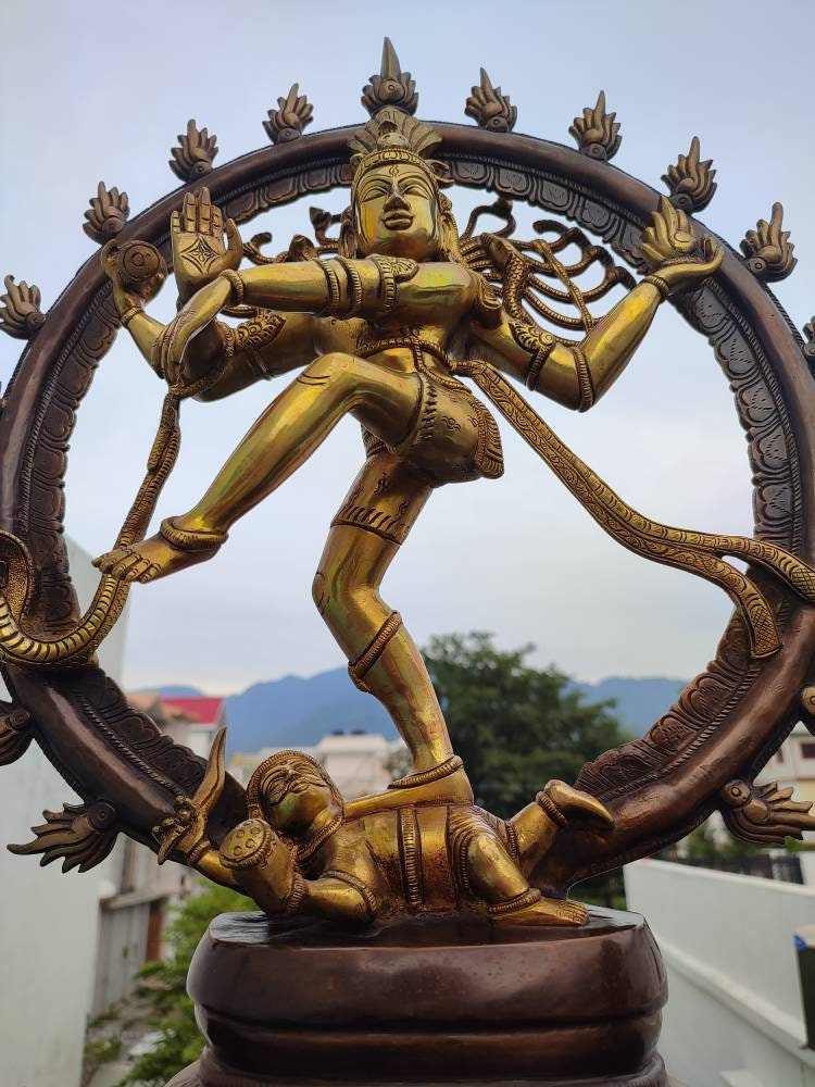 23インチの真鍮製踊るシヴァ・ナタラジ像（ヒンドゥー教の舞踏神