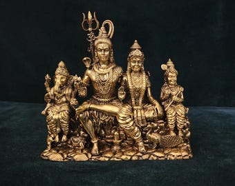 Estatua de latón de Shiv Parivar: Ídolo de la familia del Señor Shiva (9 cm)