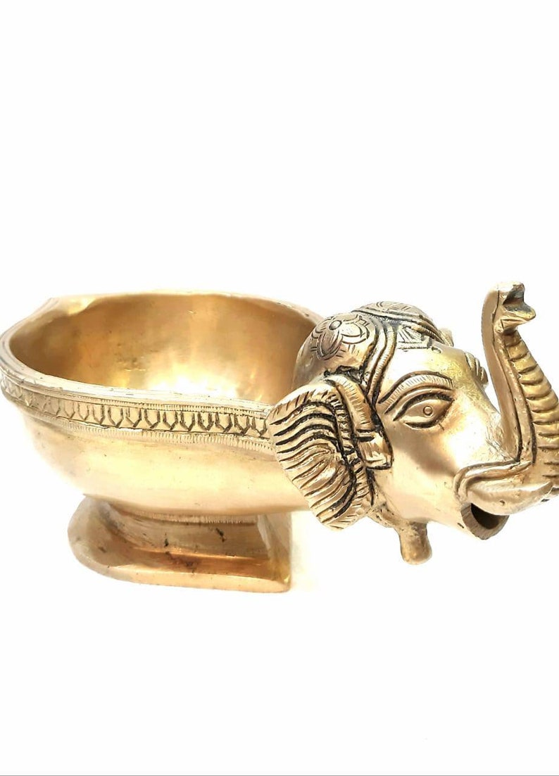 Brass oil diya Elephant oil lamp Indian traditional worship idol oil burner for pooja temple or diwali decor incense holder