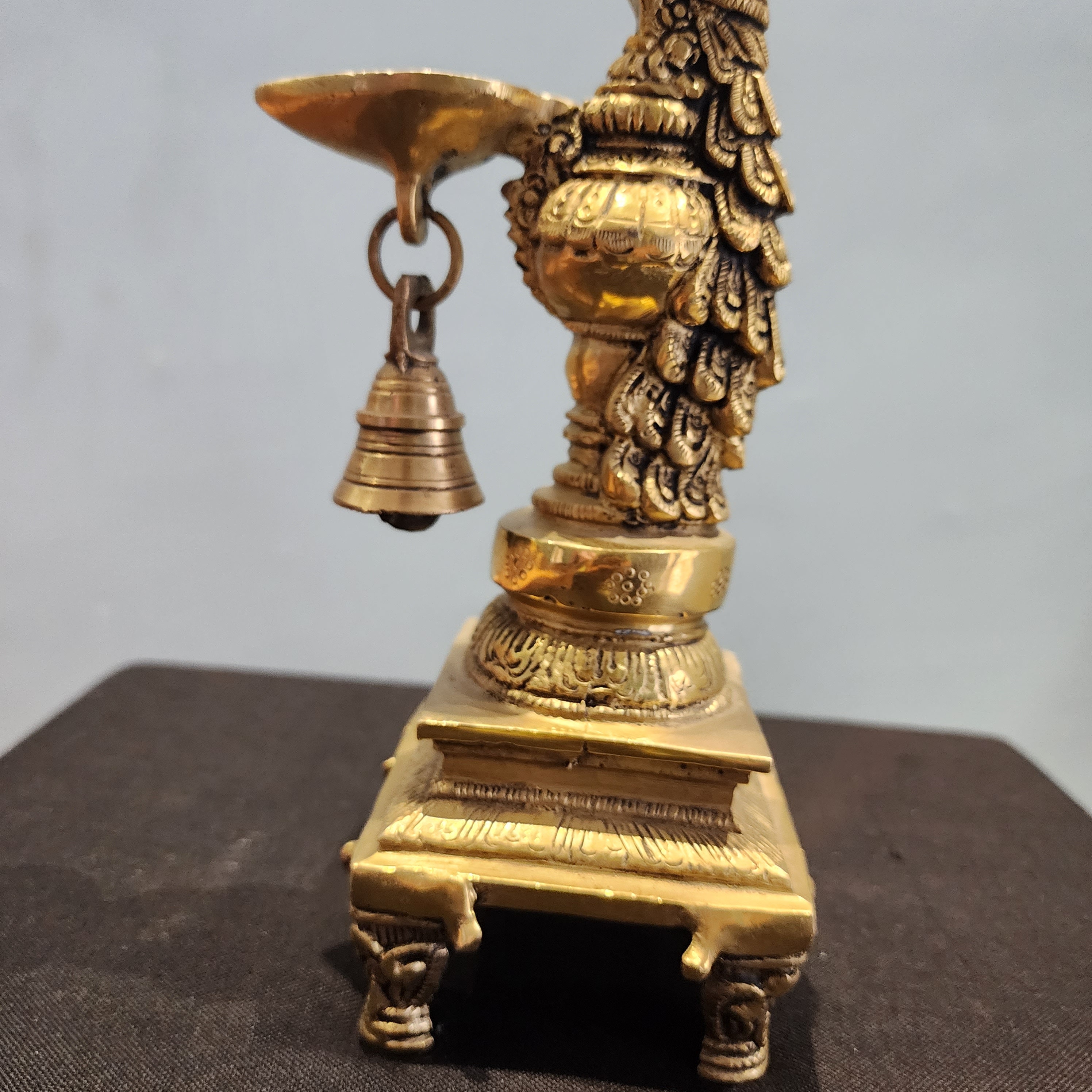 ARTVARKO Artavrko - Statua decorativa a forma di pavone in ottone con pietra preziosa multicolore, realizzata a mano, ideale per la decorazione della casa, dimensioni: 2,8 kg, lunghezza 2,8 kg