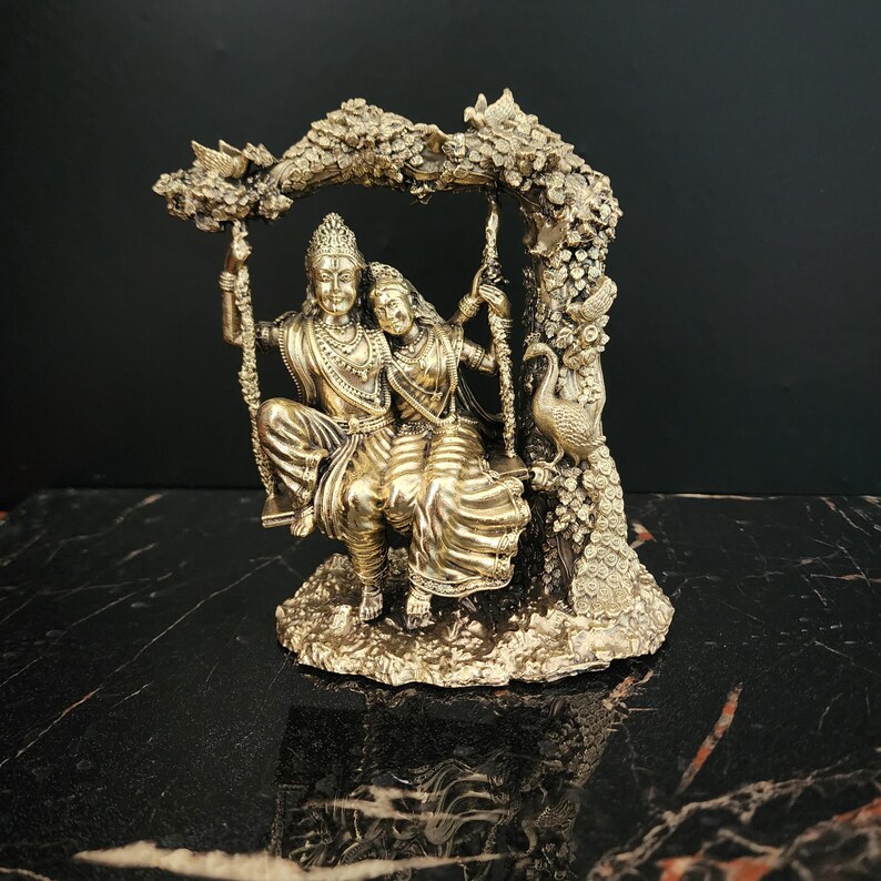Radha Krishna Messingstatue: 15 cm großer Gott der Liebe auf Schaukel Bild 7