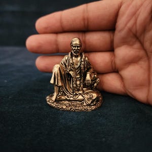 真鍮のサイババ像 - シルディ サイ ナス アイドル - 祭壇寺院の装飾