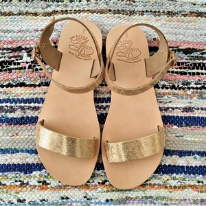 Handgefertigte Griechische Ledersandalen, Damen Sommerschuhe, Customade Natural Tan Slides, ANDROMEDA 27.Gold geometrical