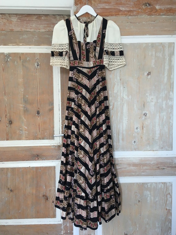 Folk style vintage dress