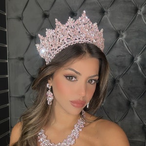 Couronne de Quinceanera avec collier et boucles d'oreilles, diadème de mariée en cristal, diadème de mariage violet Swarowski, bandeau de demoiselle d'honneur, diadème de Quinceanera image 1