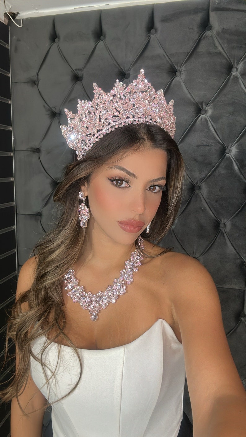 Couronne de Quinceanera avec collier et boucles d'oreilles, diadème de mariée en cristal, diadème de mariage violet Swarowski, bandeau de demoiselle d'honneur, diadème de Quinceanera image 1