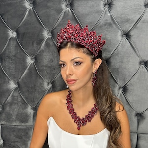 Couronne de Quinceanera avec collier et boucles d'oreilles, diadème de mariée en cristal, diadème de mariage violet Swarowski, bandeau de demoiselle d'honneur, diadème de Quinceanera image 6