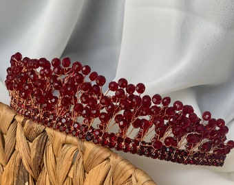 Accessoire de cheveux de mariage en cristal ROUGE, diadèmes en perles, diadèmes de perles, diadèmes bleus, vigne de cheveux de mariée, diadèmes de mariée, coiffes, couronne Swarovski