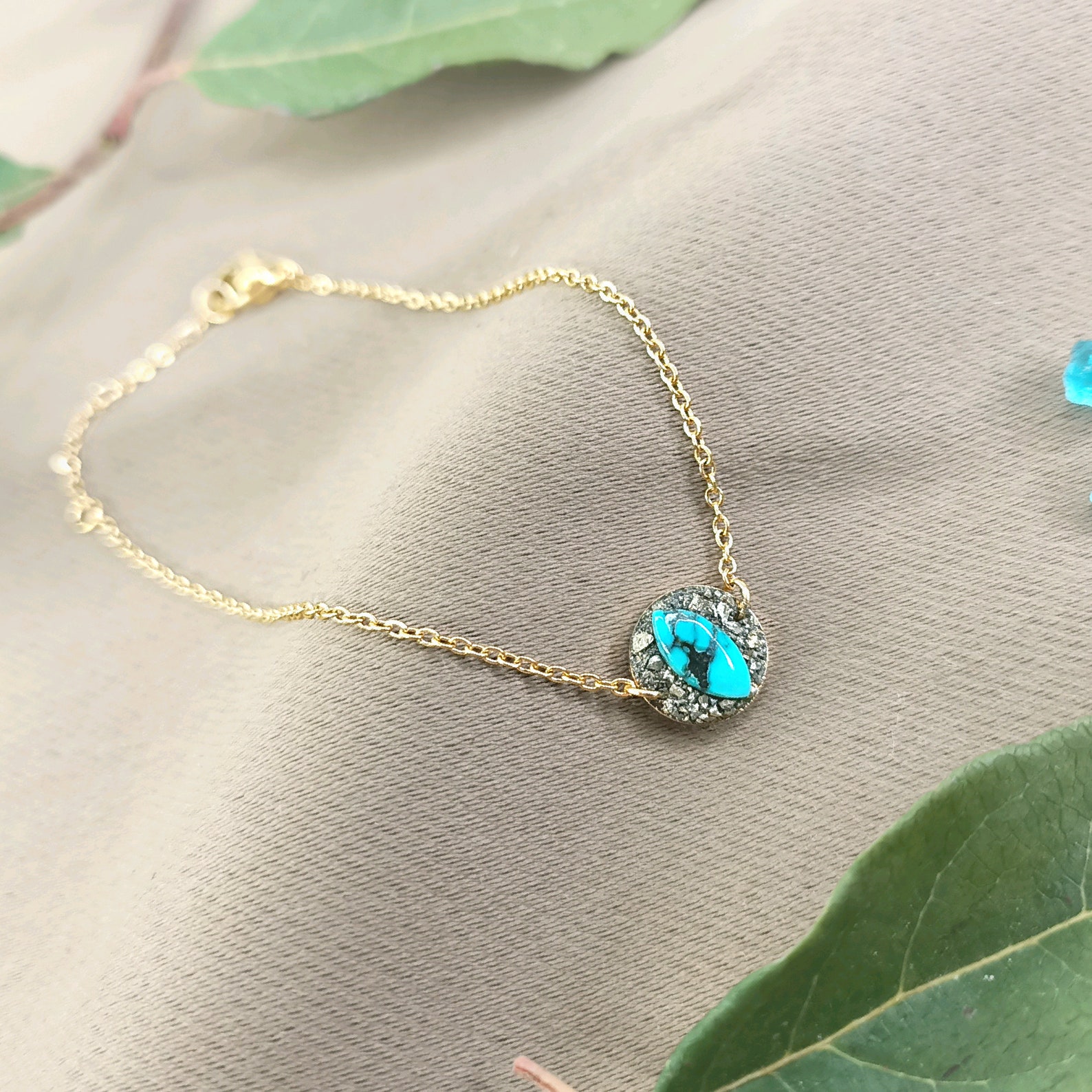 Bracelet En Turquoise Naturelle Et Corail - Fait Main, Ajustable, Pierres Naturelles !