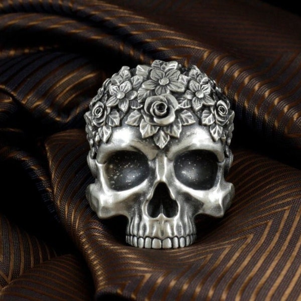 Bague en argent faite main tête de mort avec roses, bague cadeau homme, bague en argent sterling, bague motard homme, art de la bague squelette gothique, têtes de mort d'Halloween